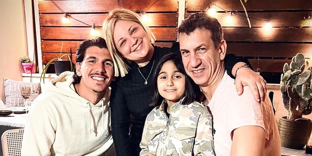 Νάσος Γαλακτερός "Ήθελα να μάθω στον Παύλο από μικρό να σέβεται τα κορίτσια που βγαίνει μαζί και να μην λέει τίποτα γι' αυτές"