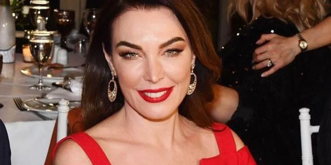 Τατιάνα Στεφανίδου | Κομψή με Victoria Beckham μαύρο φόρεμα