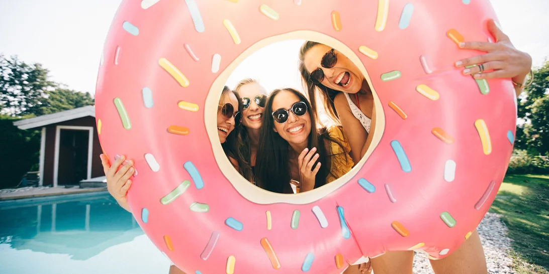 Πώς βγάζουν λεφτά οι travel influencers