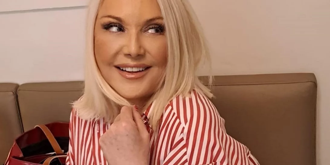 Στο σπίτι της Ρούλας Κορομηλά | Ο εντυπωσιακός χριστουγεννιάτικος στολισμός