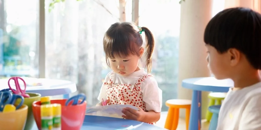 "Είχε μείνει μόνη της στη μελέτη" | Μια δασκάλα στη Νότιο Κορέα μαχαίρωσε και σκότωσε μια 8χρονη μαθήτρια της!