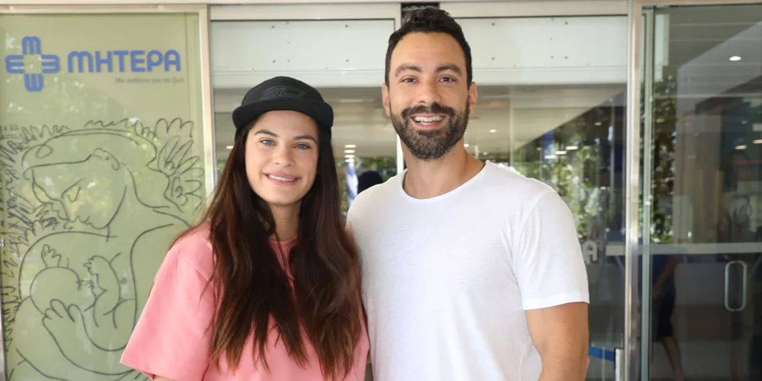 #tanimanidakia | Ο Σάκης Τανιμανίδης φωτογραφίζει τις δίδυμες κόρες του όσο κοιμούνται