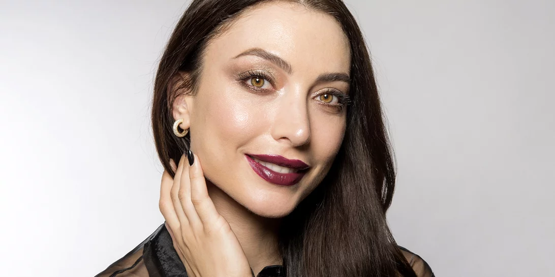 Holiday Party Glam | Πώς να πετύχεις το πιο εντυπωσιακό μακιγιάζ για τα γιορτινά parties