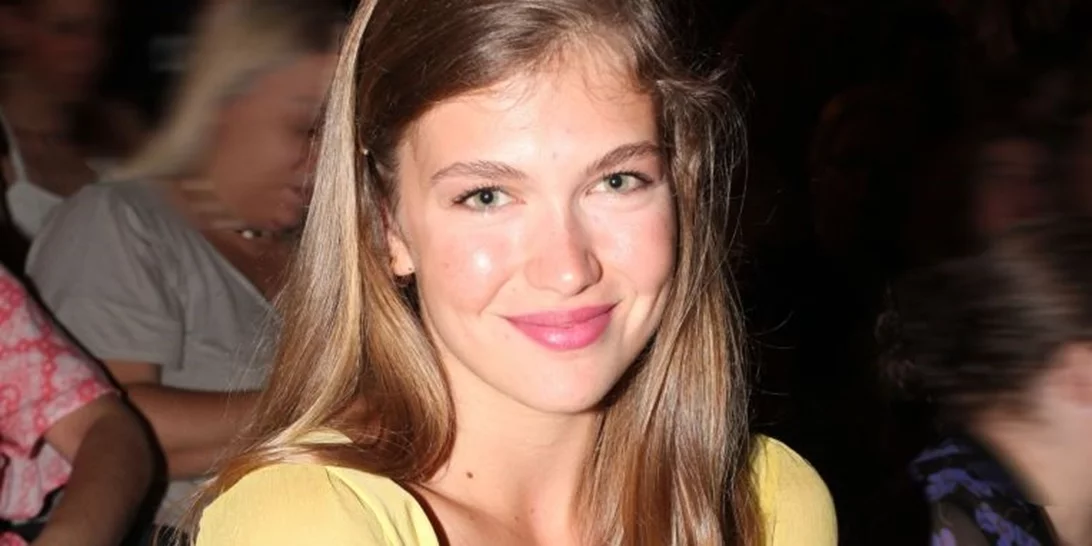 Κλέλια Ανδριολάτου | Αγουροξυπνημένη στο minimal υπνοδωμάτιο της