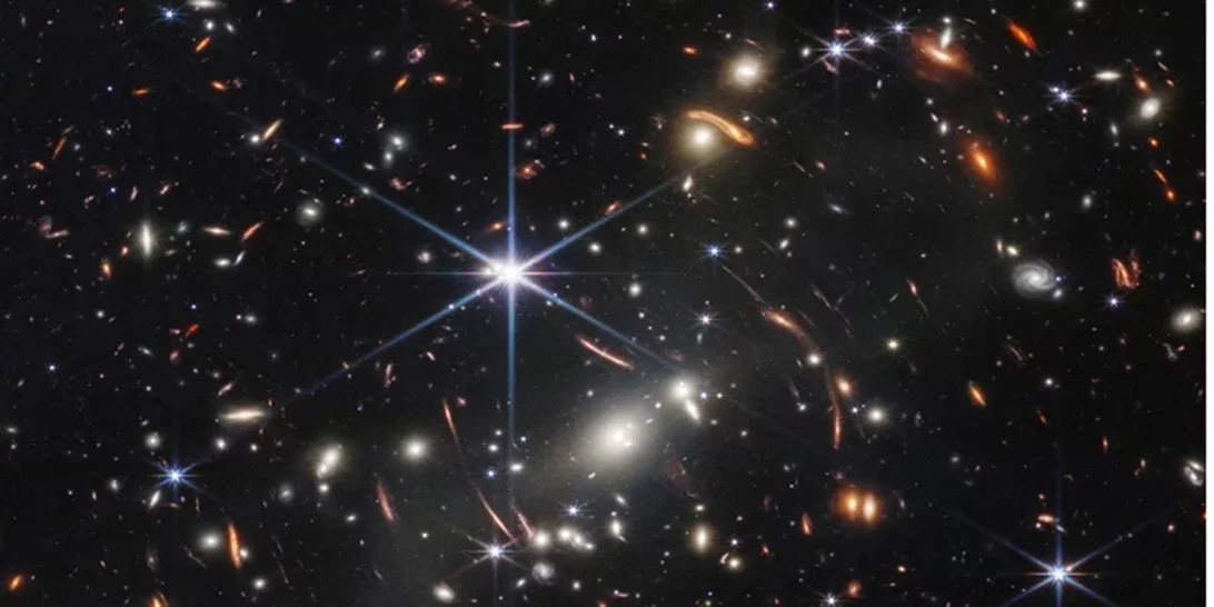 NASA | Mόλις είδαμε πώς ήταν οι γαλαξίες πριν από 13 δισ. χρόνια - Αυτή είναι πρώτη έγχρωμη εικόνα του βαθέως σύμπαντος