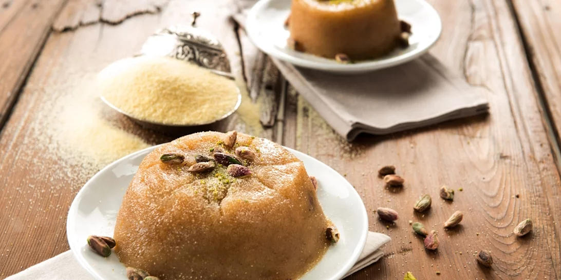 Θες γλυκό στη νηστεία; | Δοκίμασε τον τέλειο σιμιγδαλένιο χαλβά με πορτοκάλι και σοκολάτα