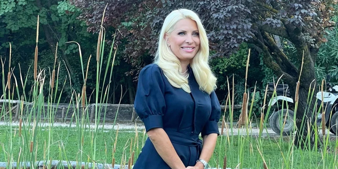 Ελένη Μενεγάκη | Η εντυπωσιακή εμφάνισή της στη συνέντευξη Τύπου για την εκπομπή της