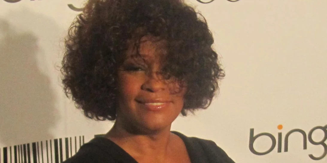 "Η Whitney Houston συγκρούστηκε με τη σεξουαλικότητά της"