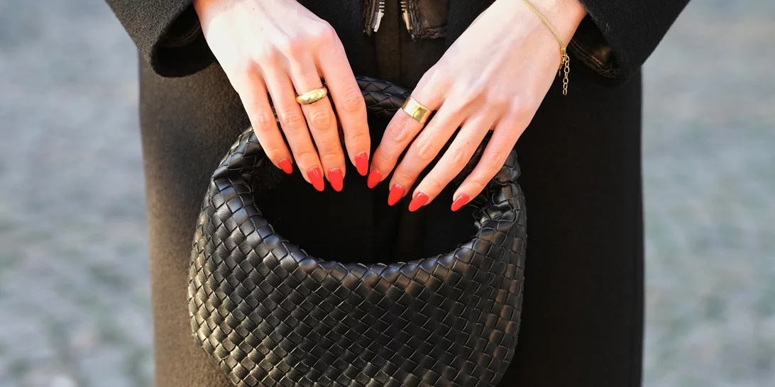 Ημέρα του Αγίου Βαλεντίνου | 5 κομψά μανικιούρ που αναδεικνύουν τα κοντά νύχια