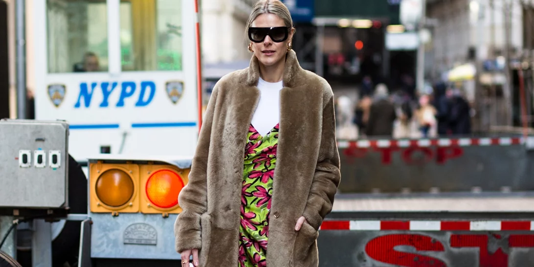 Τα δύο διάσημα πανωφόρια που φορούν οι fashionistas στη χαμηλή θερμοκρασία