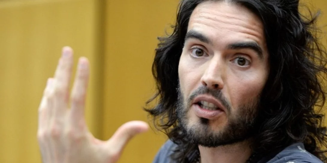 Βρετανία | Ο ηθοποιός Ράσελ Μπραντ κατηγορείται για βιασμό