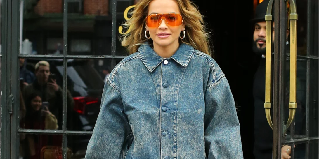 Πώς θα φορέσεις ένα denim jacket αυτή την εποχή
