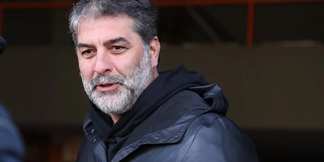 16 χρόνια πριν | Βασίλης Μπισμπίκης και Ναταλία Δραγούμη αγνώριστοι στην Επίδαυρο