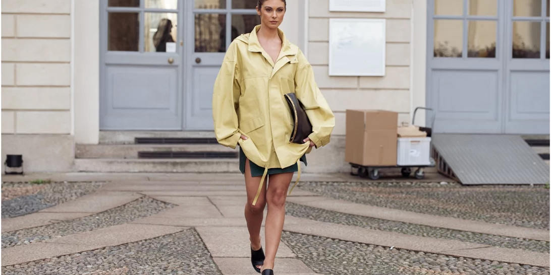 Τα κομψά mules με τα οποία θα κάνεις τις πιο ωραίες καλοκαιρινές εμφανίσεις