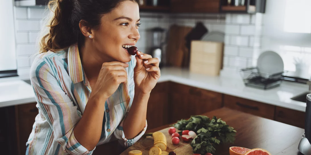 Ενυδάτωση το καλοκαίρι | 12 υπερενυδατικές τροφές που είναι ιδανικές για τις πολύ ζεστές μέρες