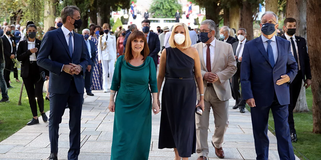 Δεξίωση στο Προεδρικό Μέγαρο | Η εμφάνιση που ξεχωρίσαμε ως top και να γιατί