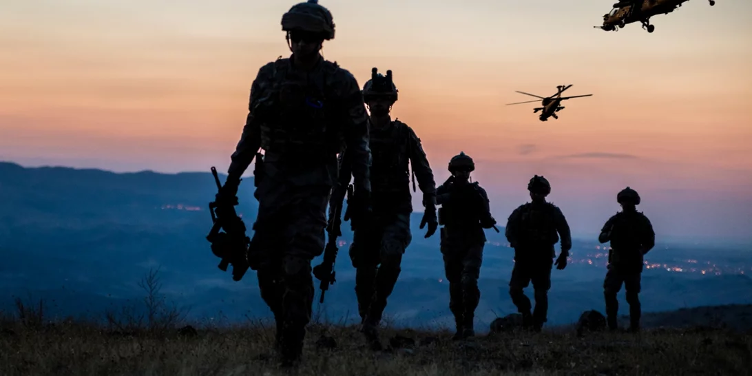 Πόλεμος στην Ουκρανία | Το Κίεβο υπό πολιορκία - Ρωσικές επιθέσεις με πυραύλους - Στρατός έξω από την πόλη (εικόνες - βίντεο)