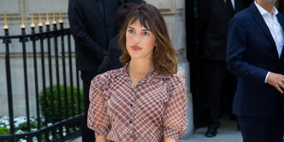 Πώς φορούν τη μίνι φούστα οι Γαλλίδες fashionistas τον χειμώνα