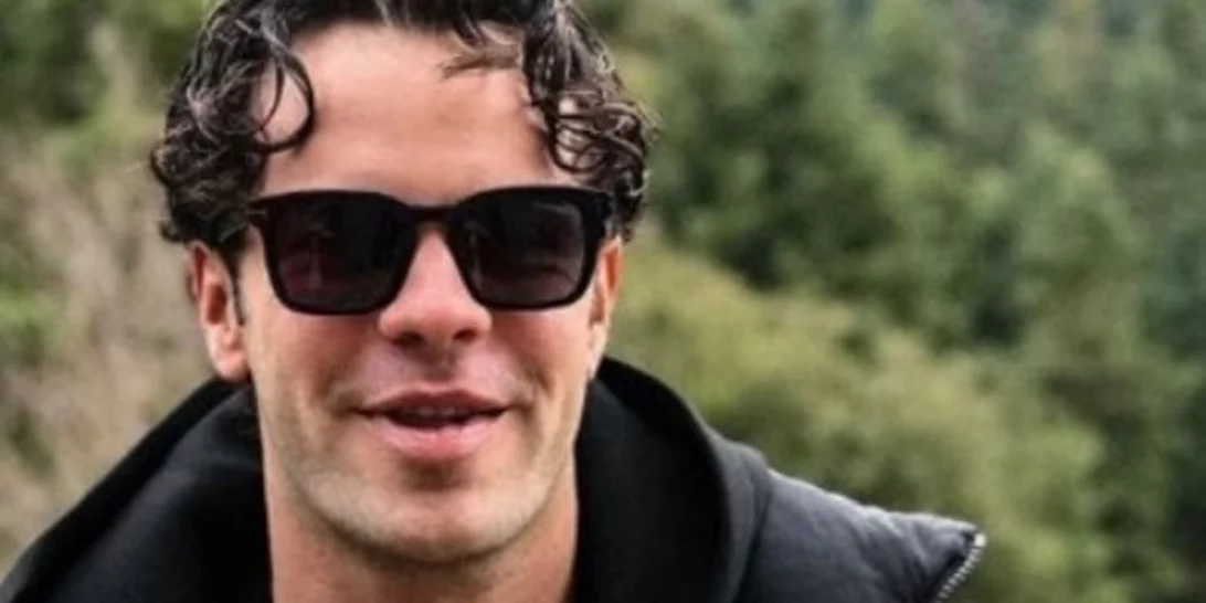 Χειμερινός κολυμβητής ο Άγγελος Λάτσιος | Φλεβάρης και βουτάει στα παγωμένα νερά της Άνδρου