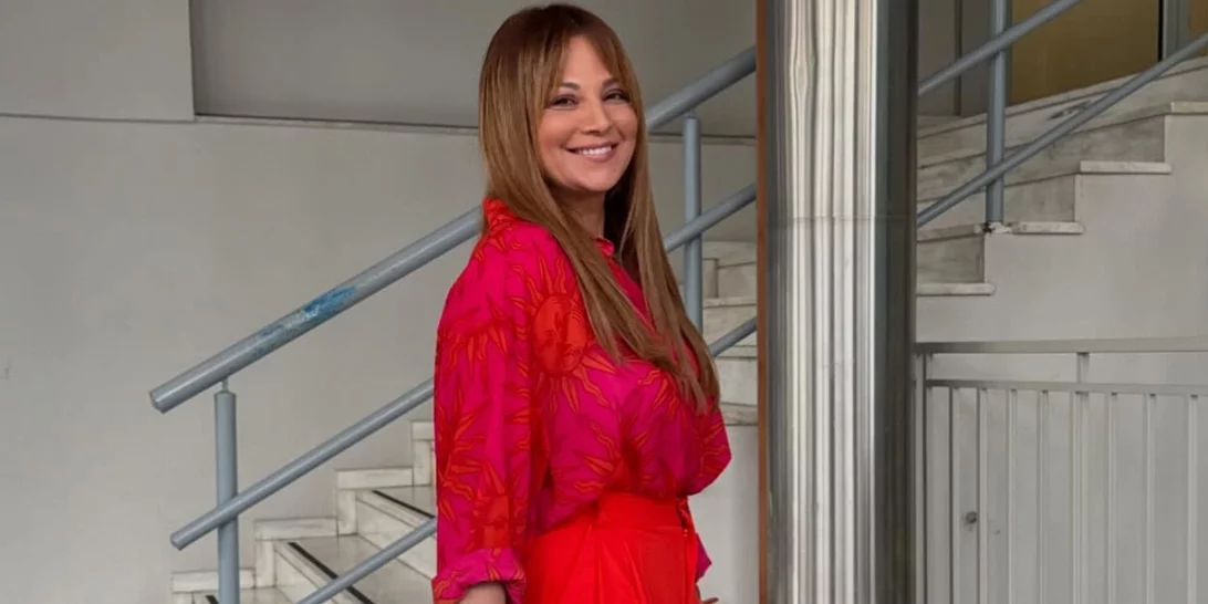 Η Νάνσυ Ζαμπέτογλου φόρεσε το παντελόνι που κολακεύει τις petite σιλουέτες