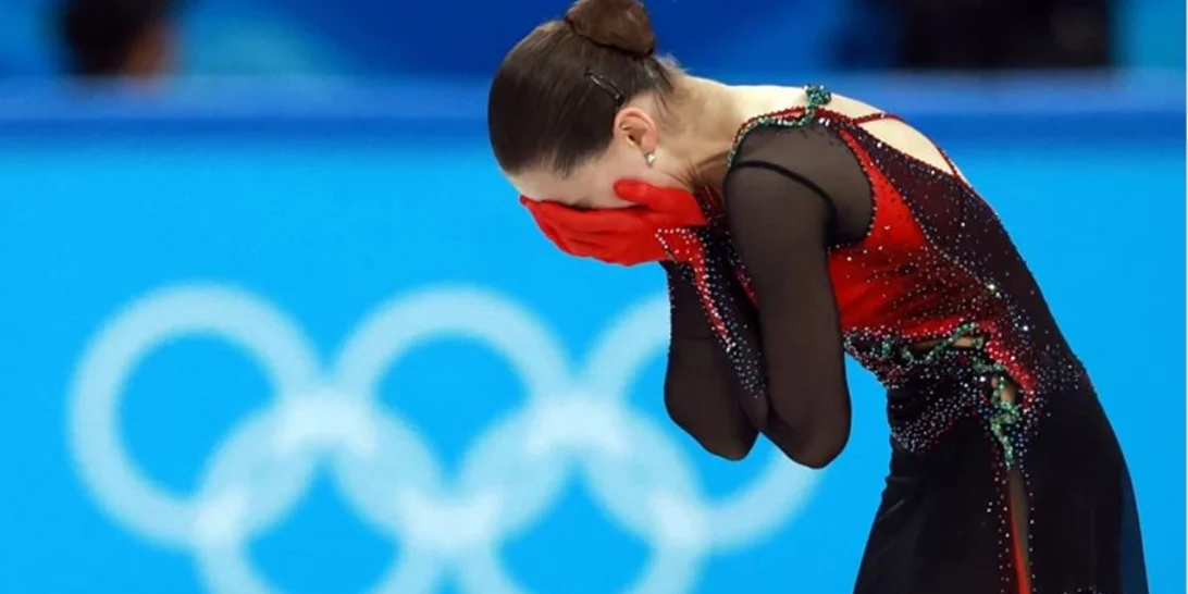 Καμίλα Βαλίεβα | Ξέσπασε σε κλάματα η 15χρονη αθλήτρια - Εκτός μεταλλίων στο ατομικό με δύο πτώσεις