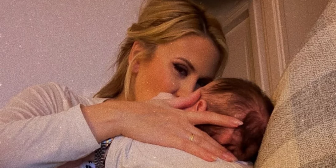 "Πόσο μεγάλωσε" | Η Φωτεινή Πετρόγιαννη αγκαλιά με τον 7 μηνών γιο της