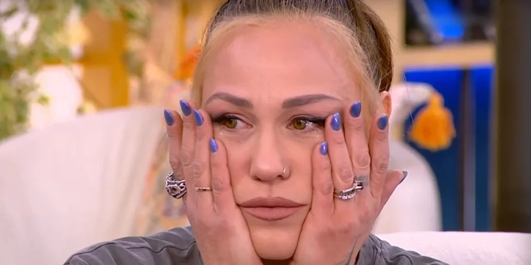 Με κλάματα η Πηνελόπη Αναστασοπούλου στον "αέρα" του ΑΝΤ1: "Νιώθω σαν κάποιος να μου χάιδεψε την ψυχή"