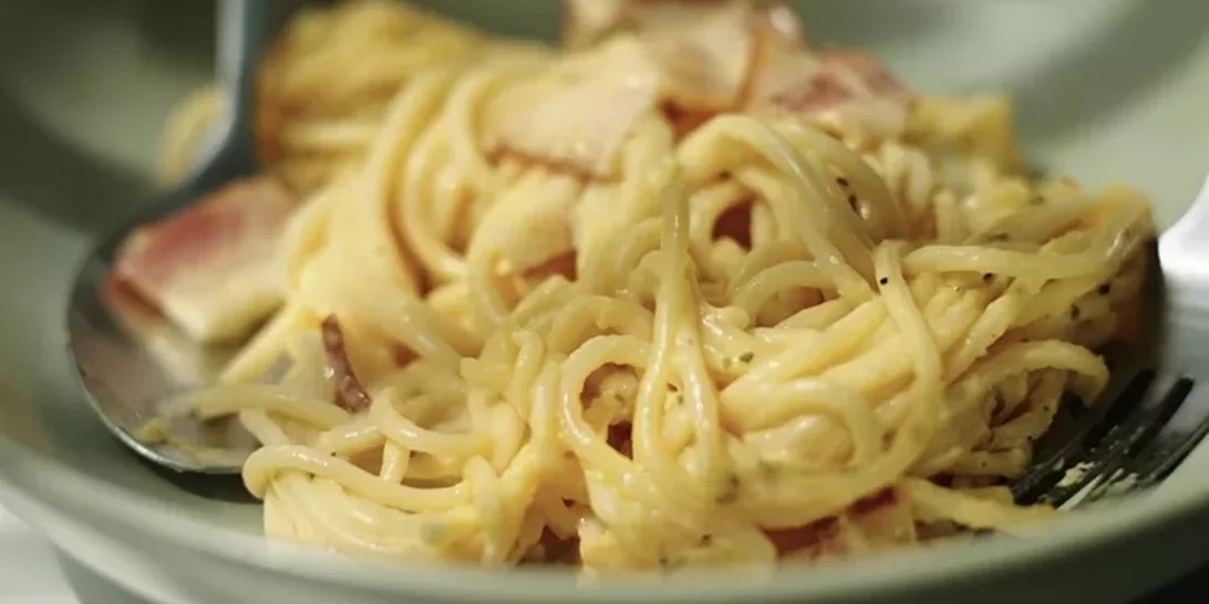 Φτιάξε την πιο γρήγορη ατομική καρμπονάρα με ένα σκεύος