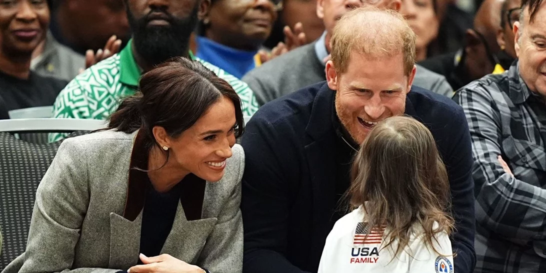 Γιατί όλοι κατηγορούν τον πρίγκιπα Harry στη νέα φωτογραφία όπου έχει αγκαλιά τη Lilibet;