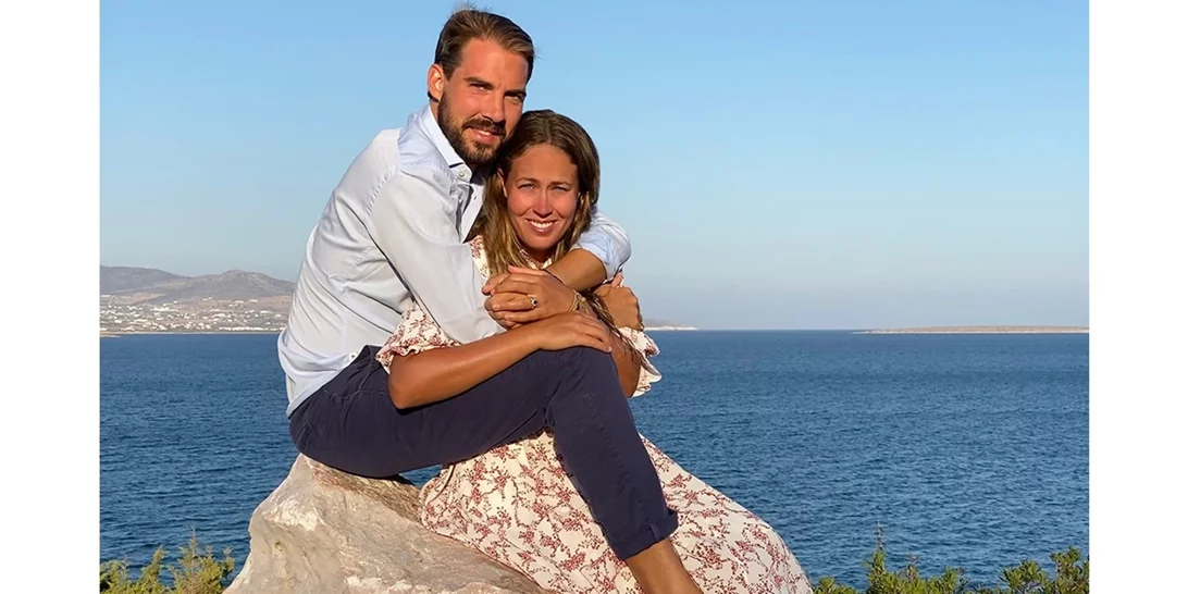 Ολη η τέως βασιλική οικογένεια στη Μητρόπολη για τον γάμο του Φίλιππου: Σε αναπηρικό αμαξίδιο ο Κωνσταντίνος