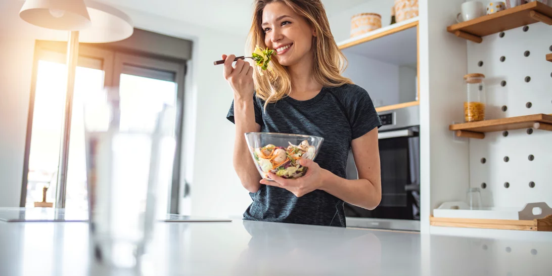 Οι τροφές που πρέπει να βάλεις στο πρωινό γεύμα για υγιές και λαμπερό δέρμα