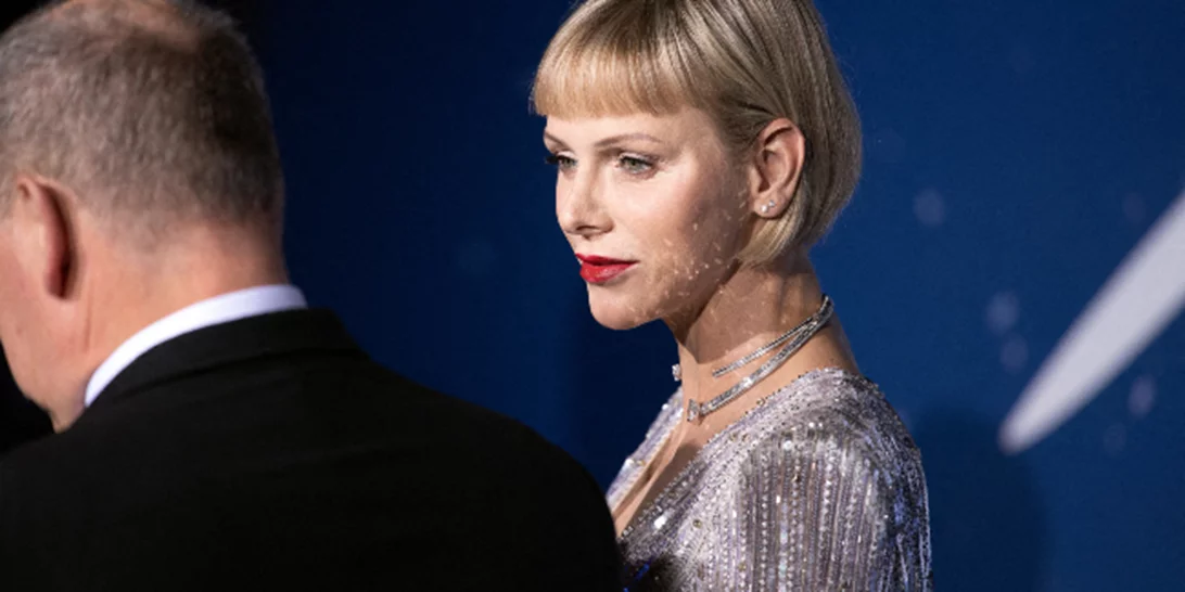 Η Charlene του Μονακό άλλαξε πάλι λουκ | Τα πιο κοντά μαλλιά που έχει τολμήσει ποτέ