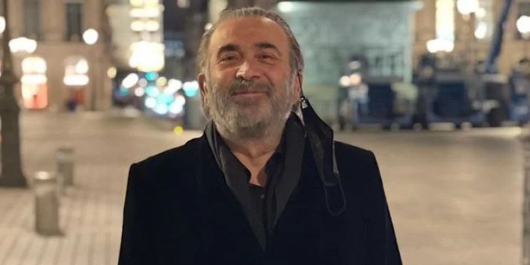 Ο Λάκης Λαζόπουλος πάντρεψε την κόρη του στην Πάρο | Σε πολύ στενό κύκλο η τελετή