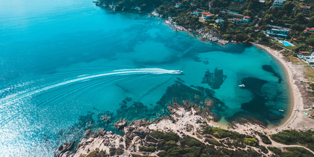 Γαλάζιες σημαίες | 2η παγκοσμίως σε παραλίες η Ελλάδα