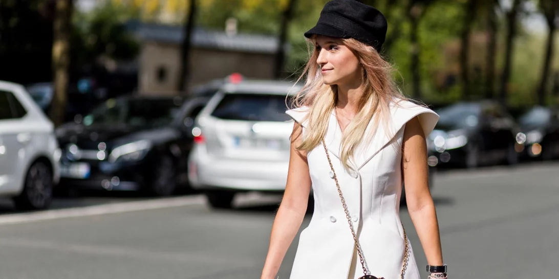 Αυτά είναι τα flat σανδάλια από Stradivarius που φορούν όλες οι fashionistas