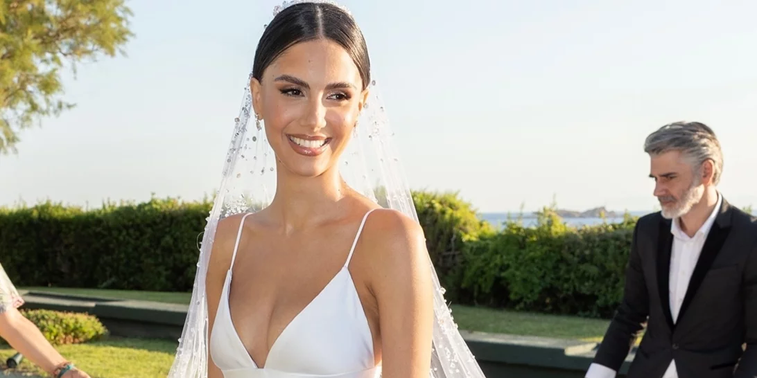 Αλεξάνδρα Νίκα | Τα νυφικά παπούτσια της ήταν από το ίδιο brand που είχε επιλέξει η Meghan Markle όταν παντρεύτηκε