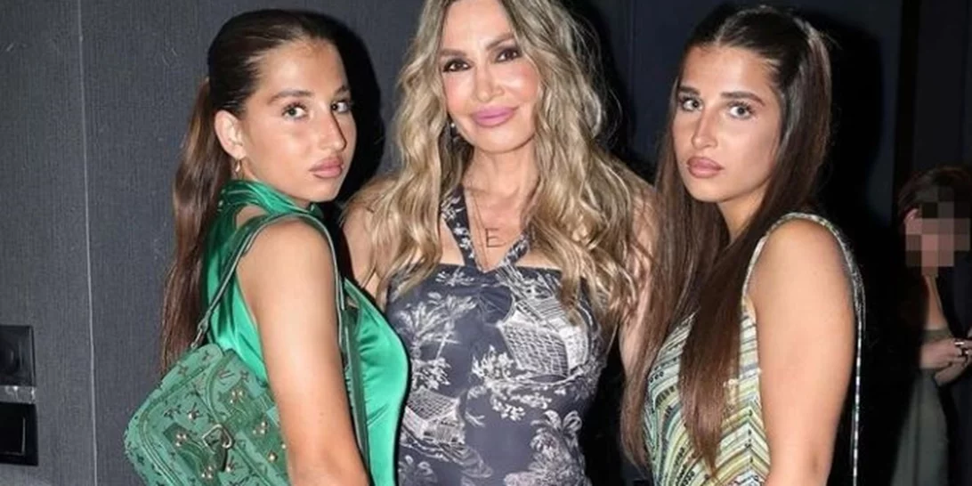 Η Ελένη Πετρουλάκη σε ένα διαφορετικό βίντεο στην κουζίνα του σπιτιού της | "Πίεση, άγχος, παιδιά στην εφηβεία"