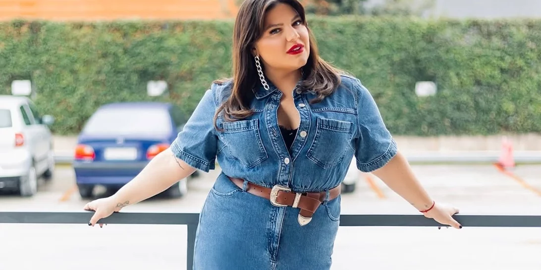 "Στο χωριό που πέρασα όλη την παιδική μου ηλικία" | Η Δανάη Μπάρκα επιστρέφει στην πατρίδα του μπαμπά της