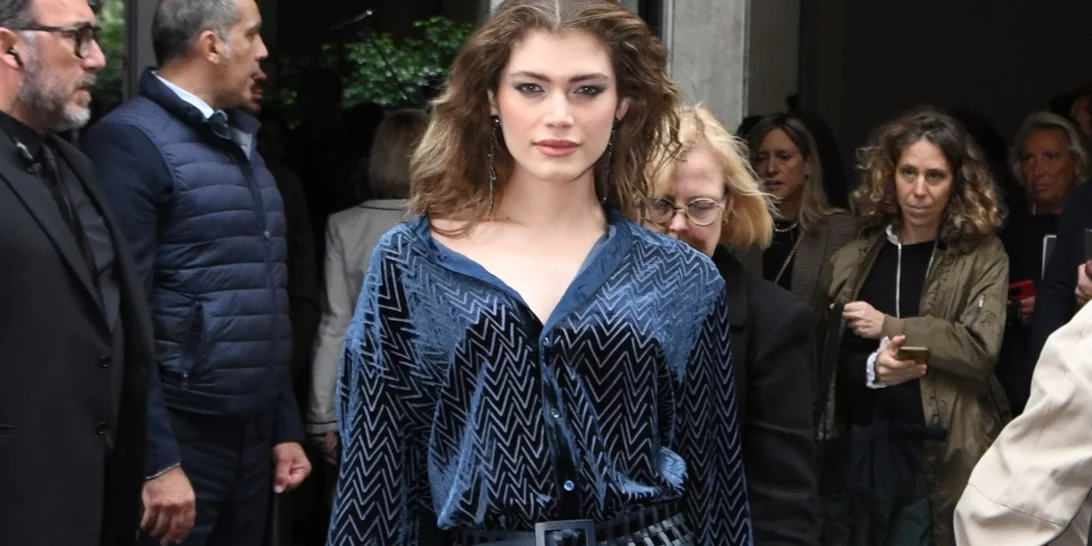 10 everyday μποτάκια με τετράγωνο τακούνι που συνδυάζουν άνεση με κομψότητα