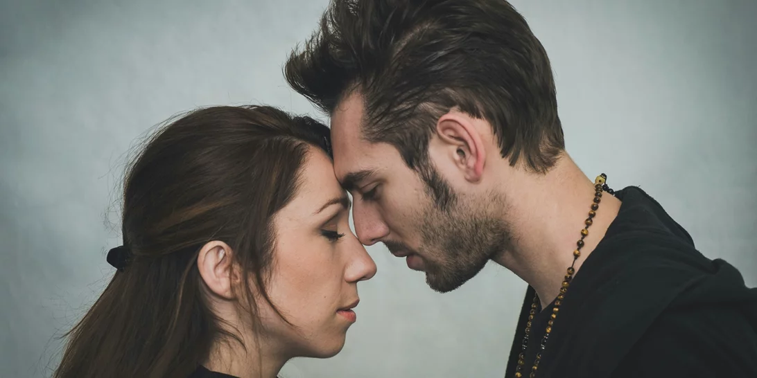 Αυτά τα λάθη κάνουν τα νέα κορίτσια και θέλουν τα "κακά" παιδιά