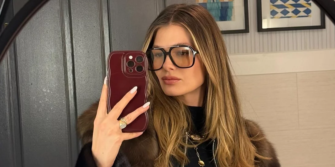 Η Αμαλία Κωστοπούλου με "Jelly Pink Nails", το πιο elegant μανικιούρ της σεζόν