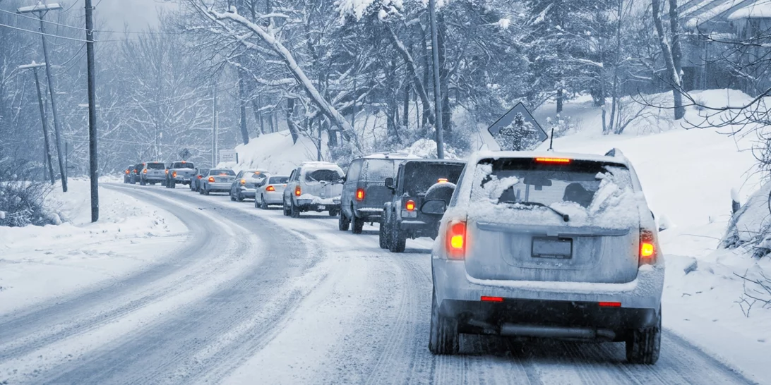 Διακοπές κυκλοφορίας στην Αττική λόγω των έντονων καιρικών φαινομένων