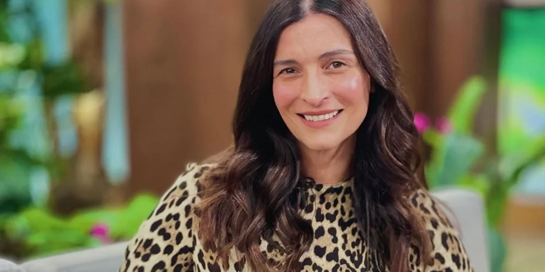 Με νέο κούρεμα και χρώμα μαλλιών η Αντιγόνη Κουλουκάκου | To hair look της συνδυάζει δύο major τάσεις