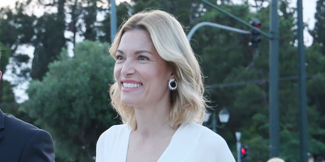 Κάν' το σαν τη Βίκυ Καγιά | Το ιδανικό φόρεμα για το γραφείο από το Mango