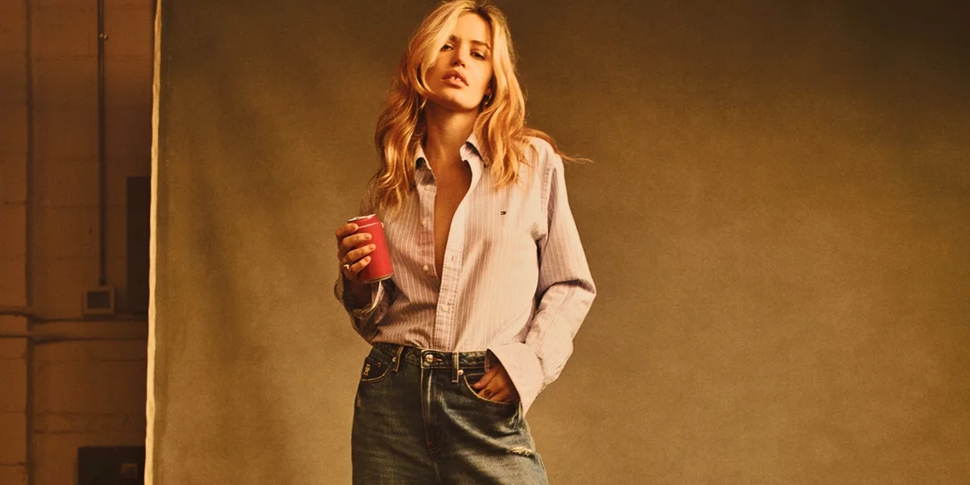 H Tommy Hilfiger παρουσιάζει την καμπάνια Classics Reborn για τη συλλογή που επανεφευρίσκει τα κλασικά prep