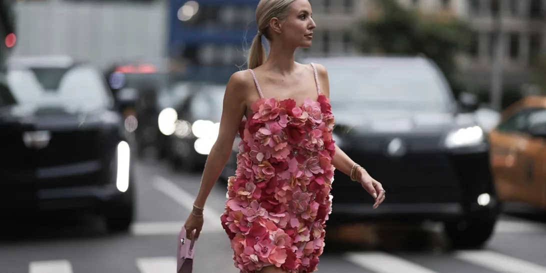 Confetti French | Η πιο παιχνιδιάρικη πινελιά στο κλασικό γαλλικό μανικιούρ