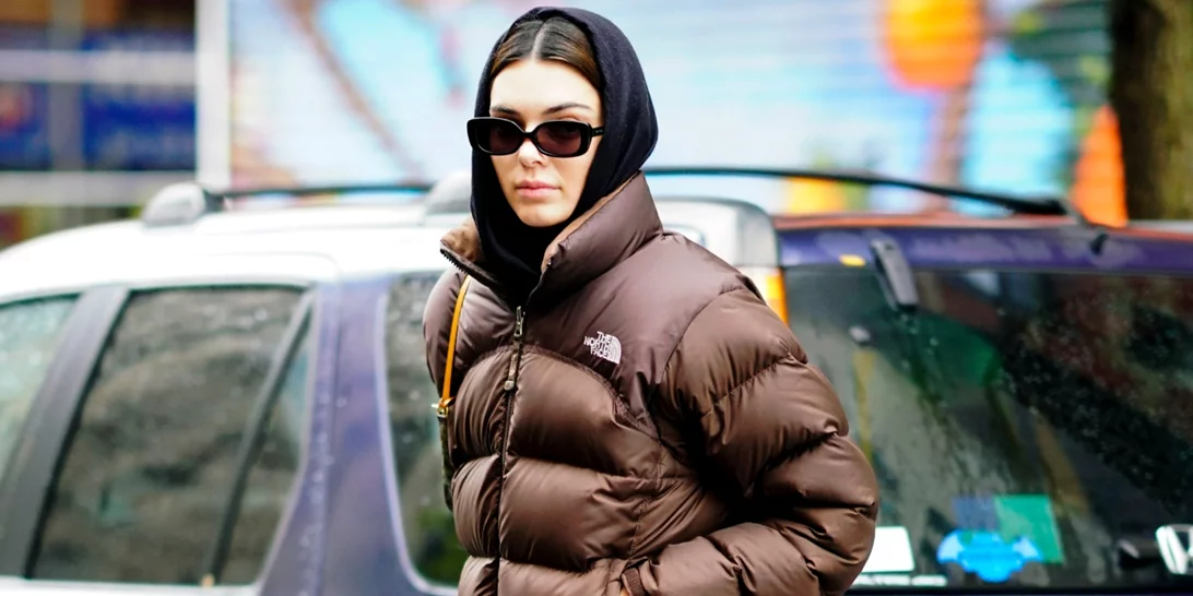 Το αγαπημένο μπουφάν των style icons γιορτάζει 30 χρόνια ζωής και είναι πιο επίκαιρο από ποτέ