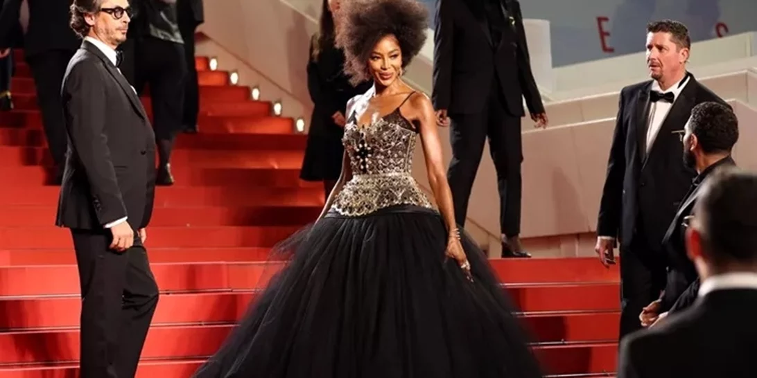 Naomi Campbell | Η σπάνια εμφάνιση στις Κάννες με τα φυσικά της afro μαλλιά