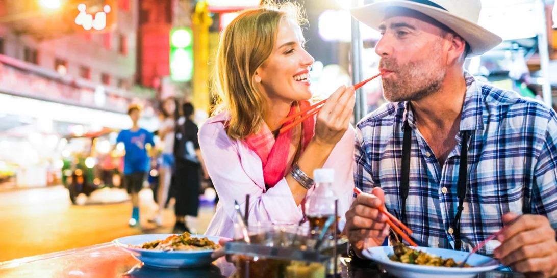 Φαγητό στο εξωτερικό | Τι να προσέχεις όταν κάνεις μακρινά ταξίδια σε άγνωστες χώρες