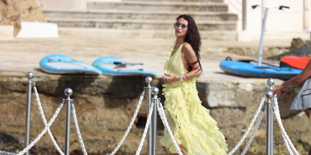 Η Bella Hadid με ελληνική δημιουργία της πιο hot ανερχόμενης σχεδιάστριας μόδας